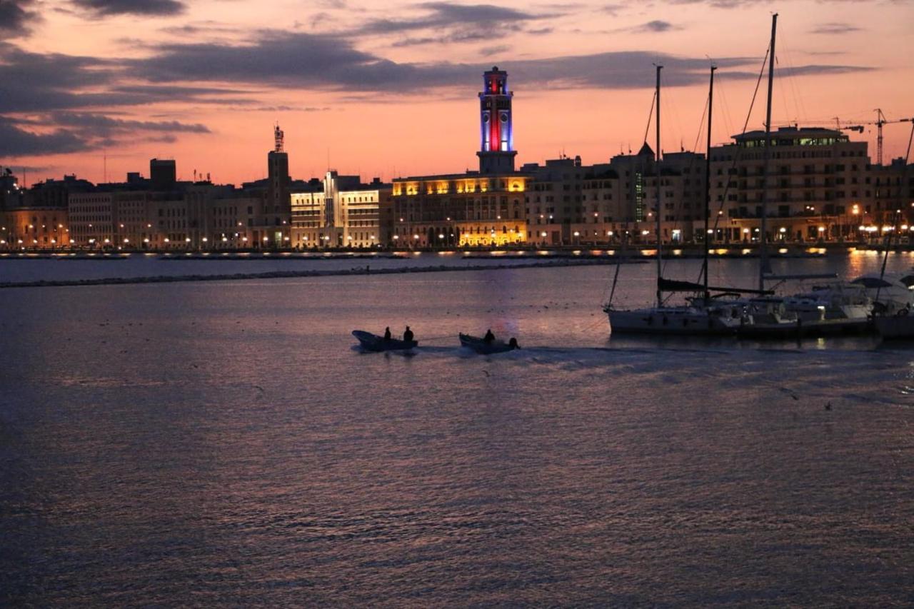 "Ultima" Love Boat Bari Bagian luar foto