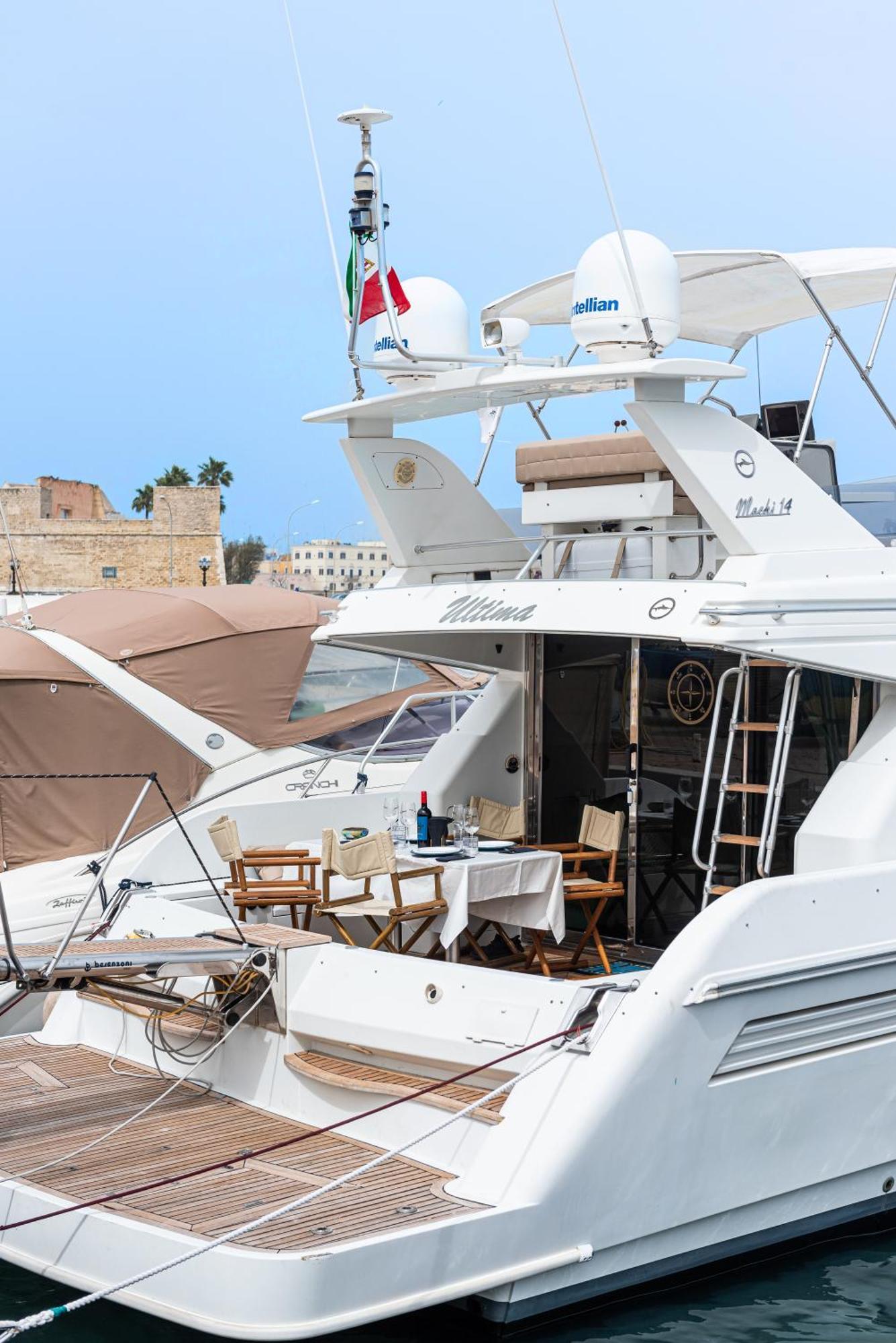 "Ultima" Love Boat Bari Bagian luar foto