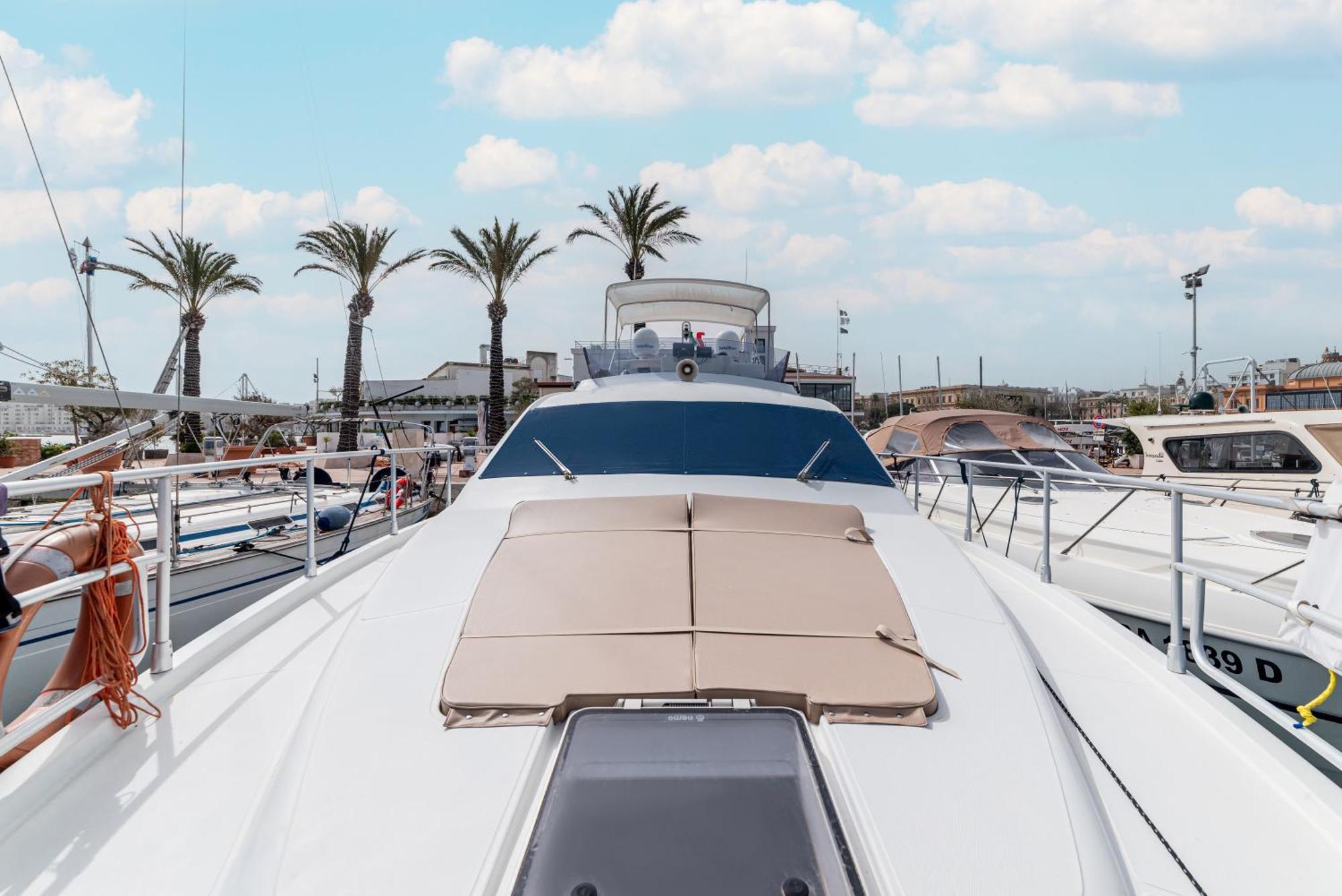 "Ultima" Love Boat Bari Bagian luar foto